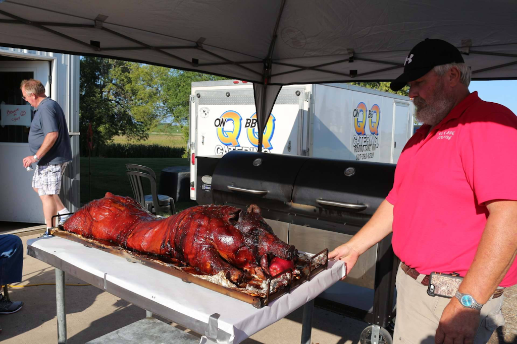 On Q BBQ | restaurant | 194 N Main St, Round Lake, MN 56167, USA | 5073608229 OR +1 507-360-8229
