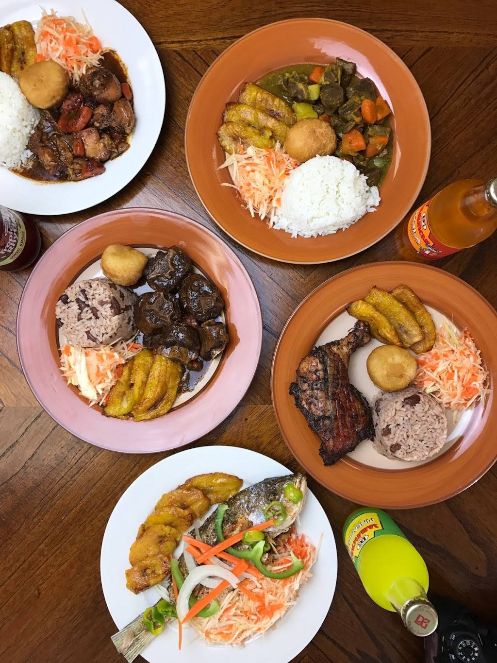 Mamas Jamaican Authentic Cuisine | restaurant | 6218 W Colonial Dr #208, Orlando, FL 32808, USA | 4078261537 OR +1 407-826-1537