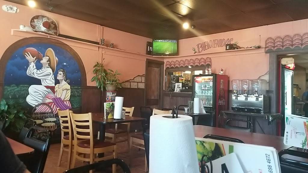 Palmeras Restaurant | restaurant | 105 Summit St, Crescent City, FL 32112, USA | 3866984672 OR +1 386-698-4672