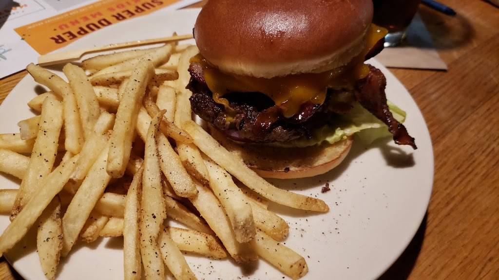 Applebees Grill + Bar | restaurant | 502 N Veterans Pkwy, Bloomington, IL 61701, USA | 3096632134 OR +1 309-663-2134