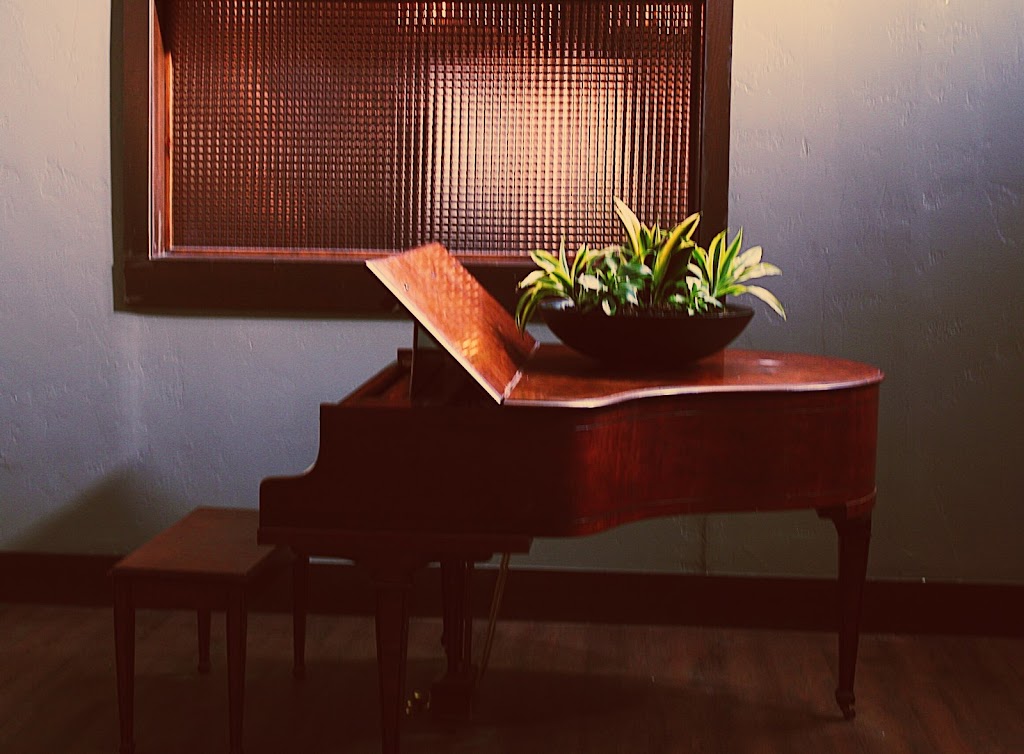 Mica Restaurant & Bar | restaurant | 1180 Airport Park Blvd, Ukiah, CA 95482, USA | 7076219107 OR +1 707-621-9107