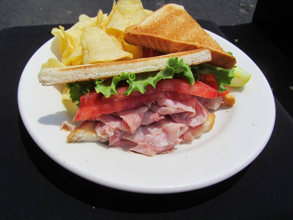 Gregorys Family Restaurant | restaurant | 2835 Whipple Ave NW, Canton, OH 44708, USA | 3304771296 OR +1 330-477-1296