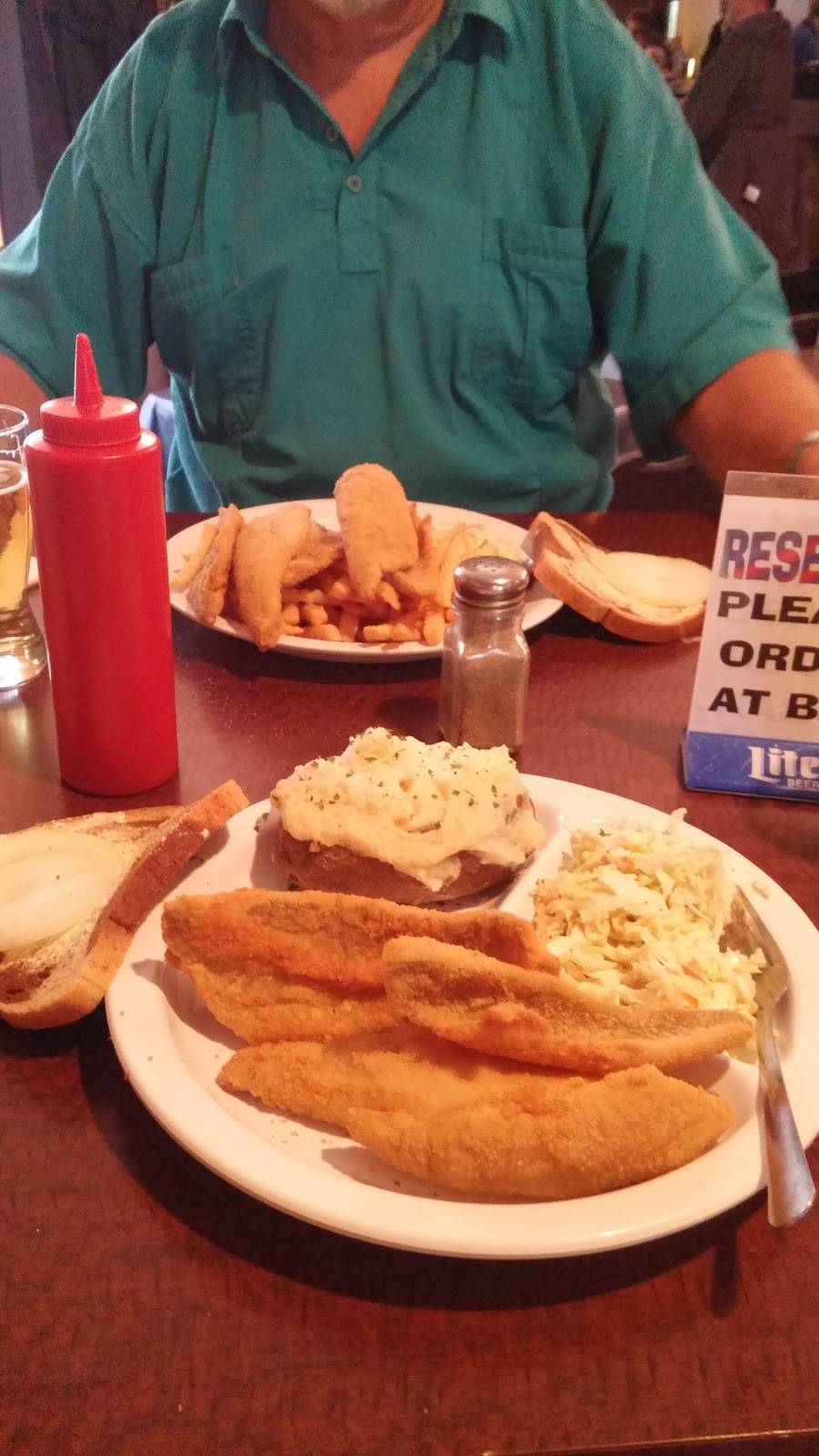 Goal Post Bar & Grill | restaurant | 3007 Manitowoc Rd, Green Bay, WI 54311, USA | 9204681668 OR +1 920-468-1668