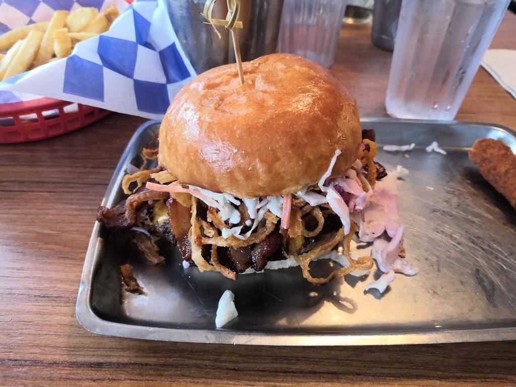 Three B’s Burgers | restaurant | 7990 NE Leary Way, Redmond, WA 98052, USA | 4254975100 OR +1 425-497-5100