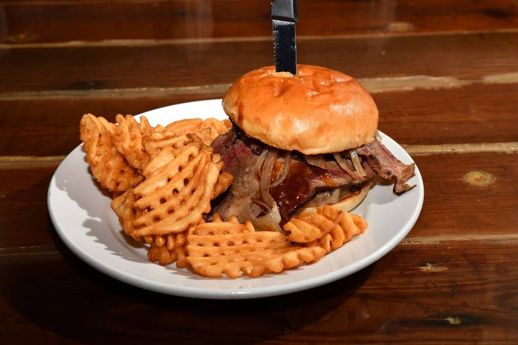 The Greenhorn Saloon & Eatery | restaurant | 303 Bedford Rd, Morris, IL 60450, USA | 8155135671 OR +1 815-513-5671