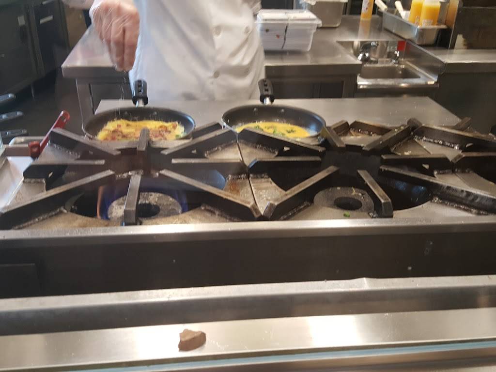 Traditions at Scott | restaurant | 160 W Woodruff Ave, Columbus, OH 43210, USA | 6142478239 OR +1 614-247-8239