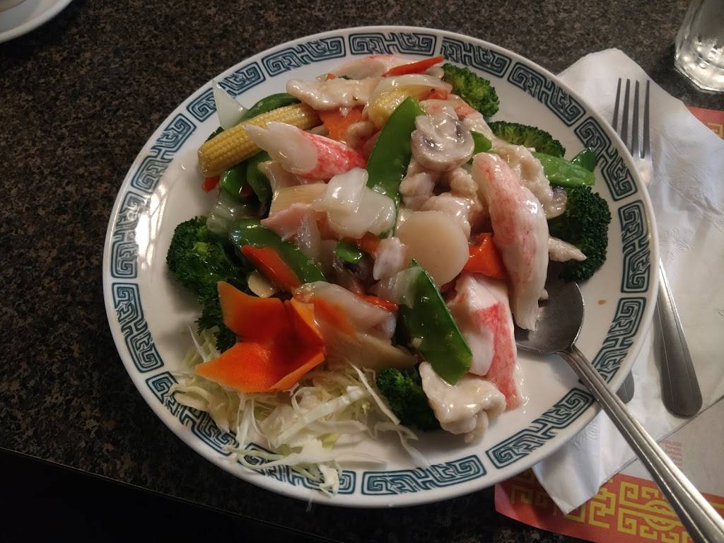 Peking Chinese Restaurant | restaurant | 825 Lincoln St, Rhinelander, WI 54501, USA | 7153691556 OR +1 715-369-1556