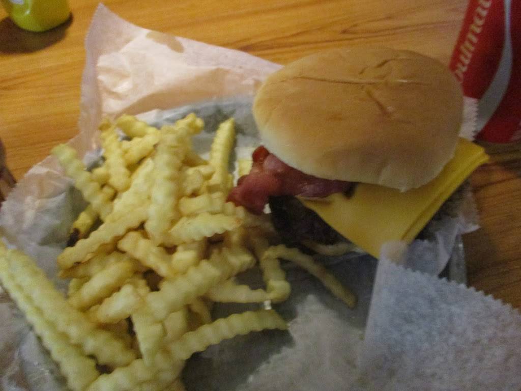 Wings | restaurant | 606 Waterloo Creek Dr, Dorchester, IA 52140, USA | 5634973353 OR +1 563-497-3353