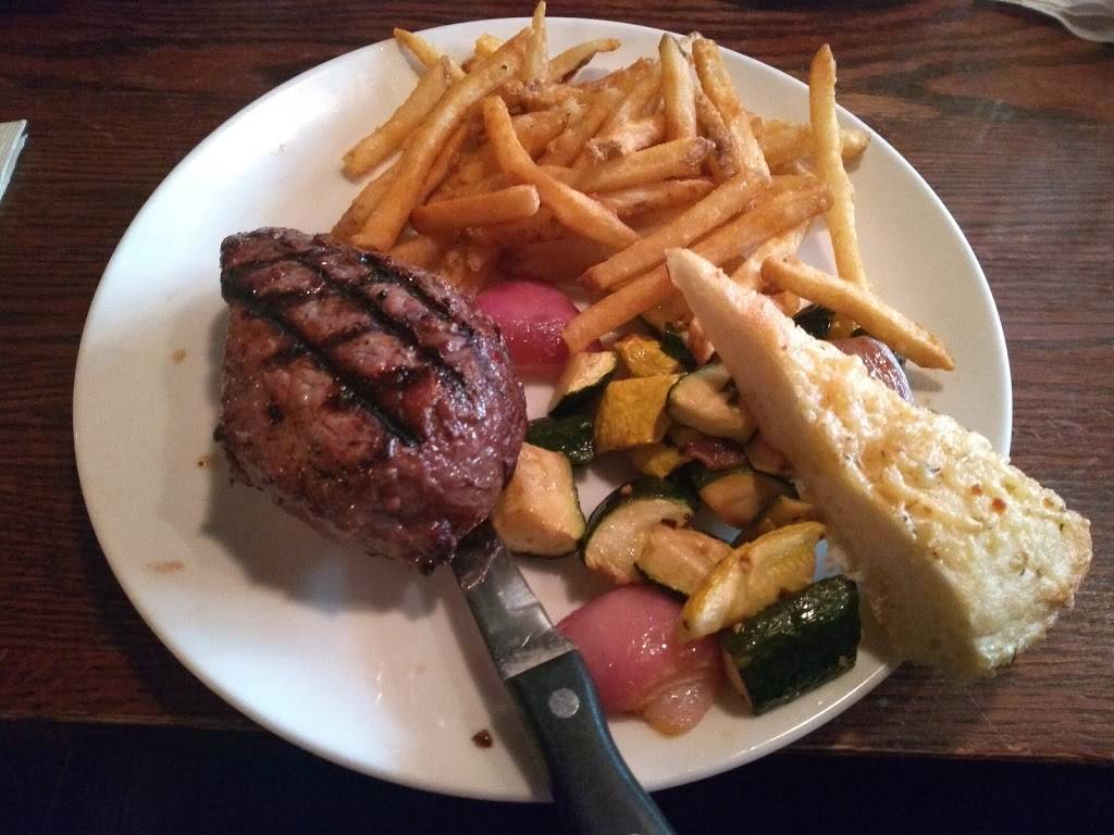 UNO Pizzeria & Grill | meal takeaway | 8250 International Dr, Orlando, FL 32819, USA | 4073518667 OR +1 407-351-8667