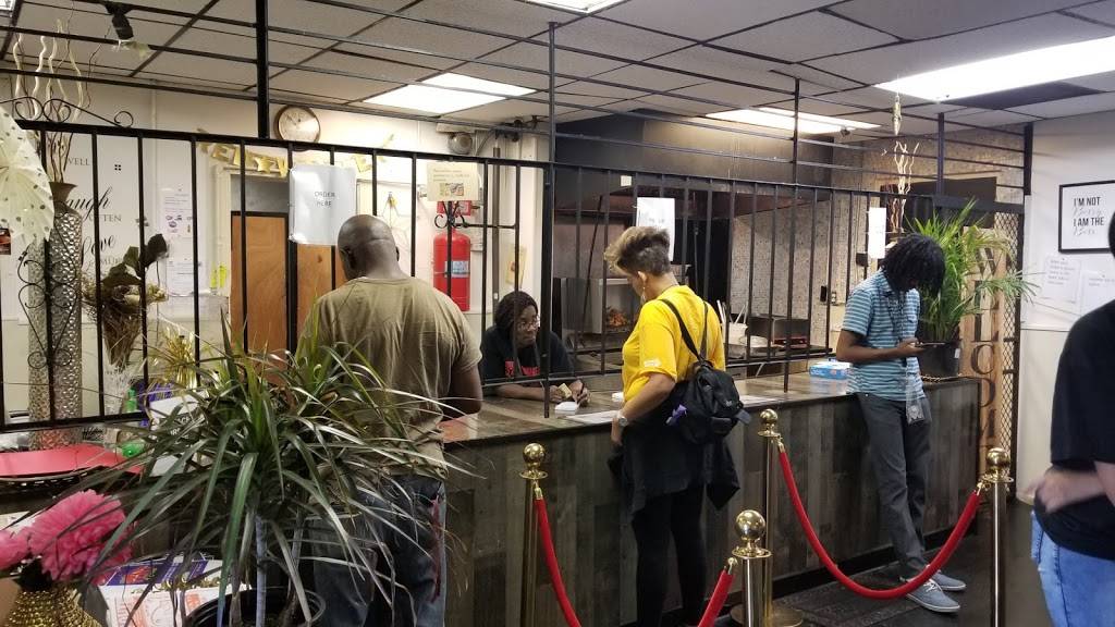 Red Walters Bar-B-Que | restaurant | 8425 Cedar Ave, Cleveland, OH 44103, USA | 2167911420 OR +1 216-791-1420