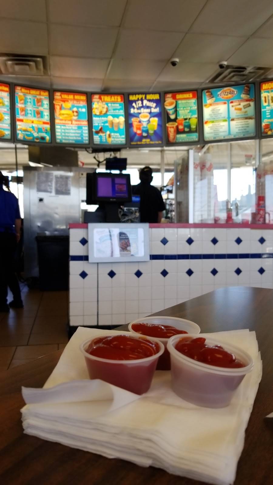 Dairy Queen Store | restaurant | 2050 Montgomery St, Fort Worth, TX 76107, USA | 8177323451 OR +1 817-732-3451