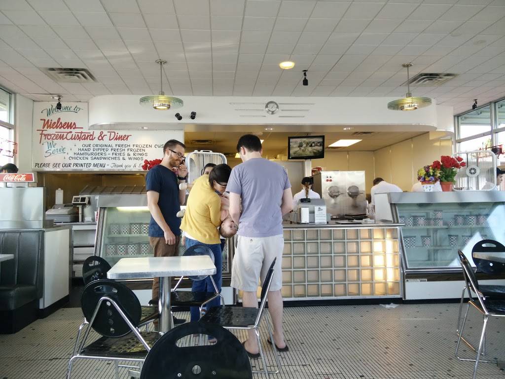 Nielsens Frozen Custard | restaurant | 570 W 2600 S, Bountiful, UT 84010, USA | 8012927479 OR +1 801-292-7479