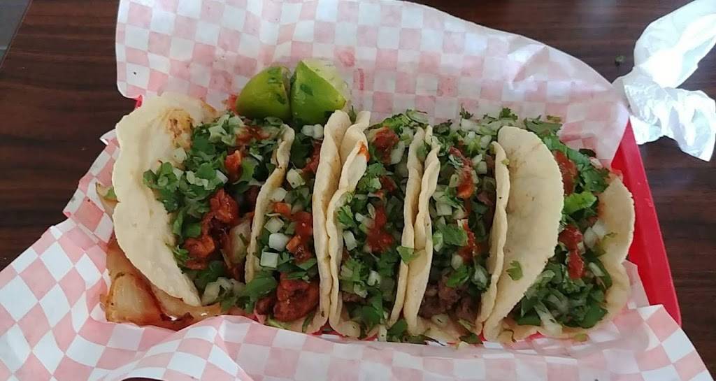 Ricos Elotes El Tocallo | restaurant | 527 Sunset Ave, Dallas, TX 75208, USA | 2149423557 OR +1 214-942-3557