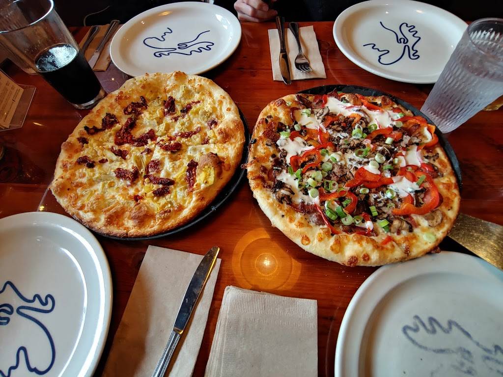 Mooses Tooth Pub & Pizzeria | restaurant | 3300 Old Seward Hwy, Anchorage, AK 99503, USA | 9072582537 OR +1 907-258-2537