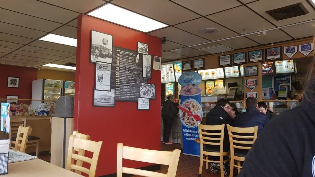 Dairy Queen | restaurant | 2770 Dundee Rd, Northbrook, IL 60062, USA | 8474982571 OR +1 847-498-2571