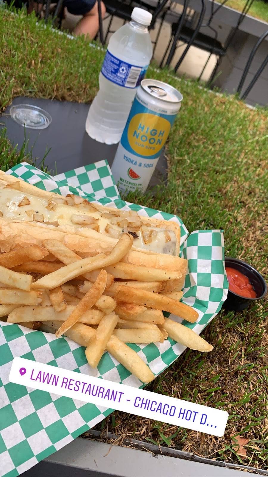 Lawn Restaurant - Hamburger • Philly Cheesesteak • Waffles | restaurant | 1141 N Ashland Ave, Chicago, IL 60622, USA | 7739048608 OR +1 773-904-8608