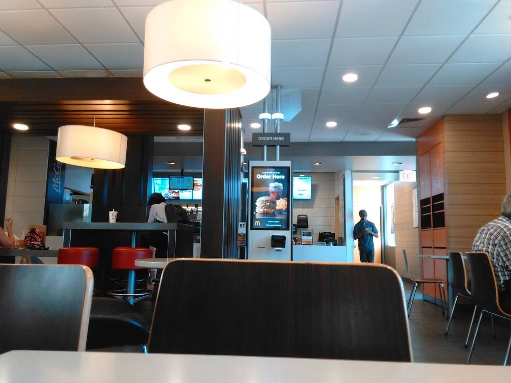 McDonalds | cafe | 1452 W Carson St, Torrance, CA 90501, USA | 3103202097 OR +1 310-320-2097