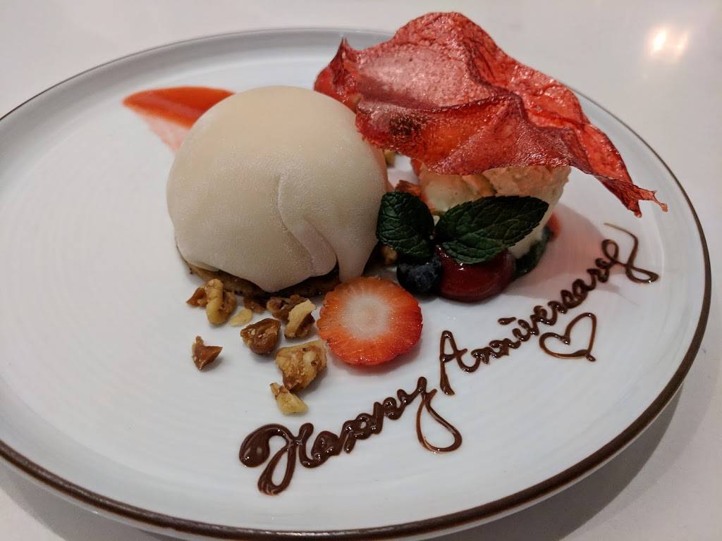 Miku Toronto | restaurant | 10 Bay St # 105, Toronto, ON M5J 2R8, Canada | 6473477347 OR +1 647-347-7347