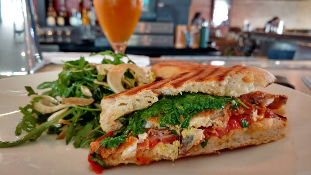 Lungomare | restaurant | 1 Broadway, Oakland, CA 94607, USA | 5104447171 OR +1 510-444-7171