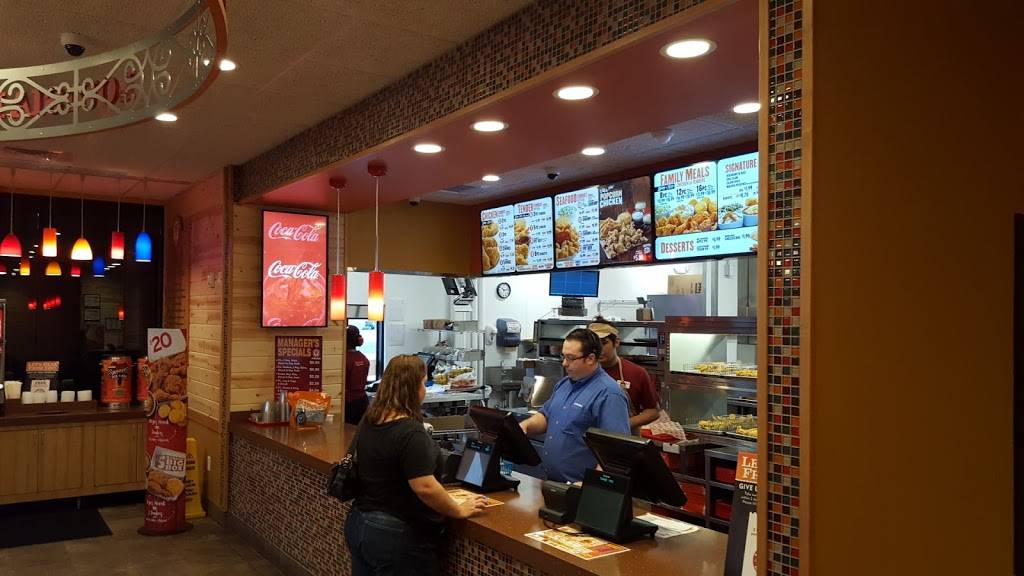 Popeyes Louisiana Kitchen | restaurant | 3925 38th St, Moline, IL 61265, USA | 3095173745 OR +1 309-517-3745