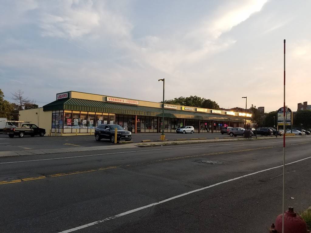 Subway Restaurants | restaurant | 695 Eastern Ave, Malden, MA 02148, USA | 7813333058 OR +1 781-333-3058