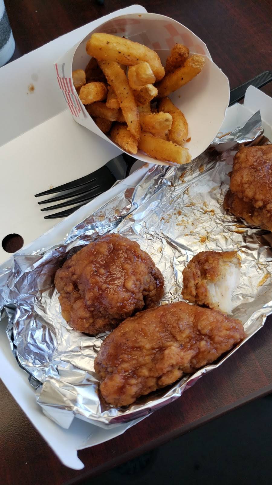 Rallys | restaurant | 931 S 30th St, San Diego, CA 92113, USA | 6195468595 OR +1 619-546-8595