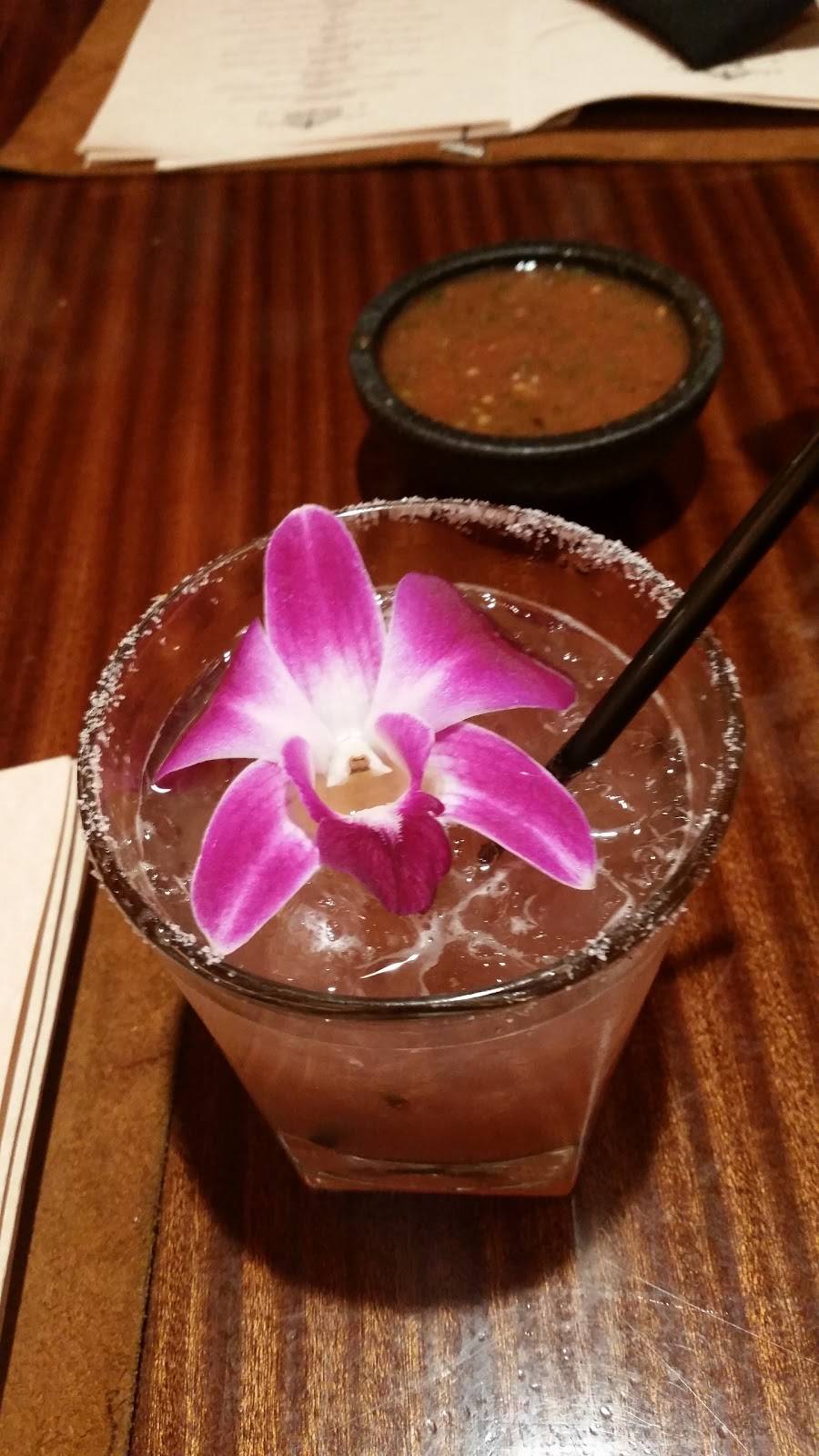 El Farolito | restaurant | 8465 Old Redwood Hwy #101, Windsor, CA 95492, USA | 7078389511 OR +1 707-838-9511