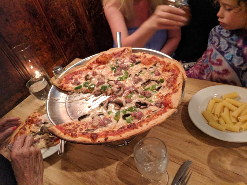 Sams Restaurant | restaurant | 36 Newtown Ln, East Hampton, NY 11937, USA | 6313245900 OR +1 631-324-5900