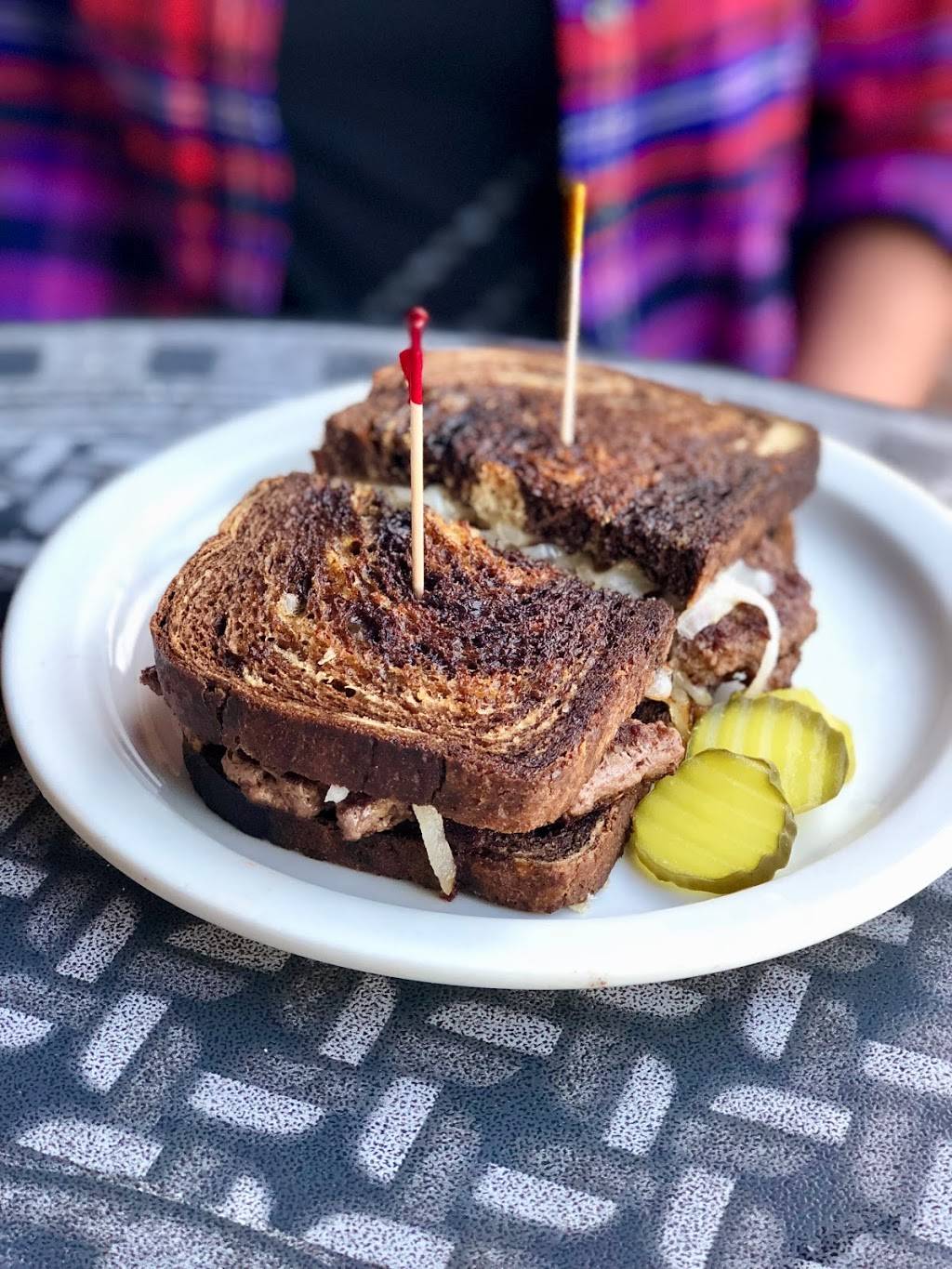 Geoduck Family Restaurant | night club | 307103 US-101, Brinnon, WA 98320, USA | 3607964430 OR +1 360-796-4430