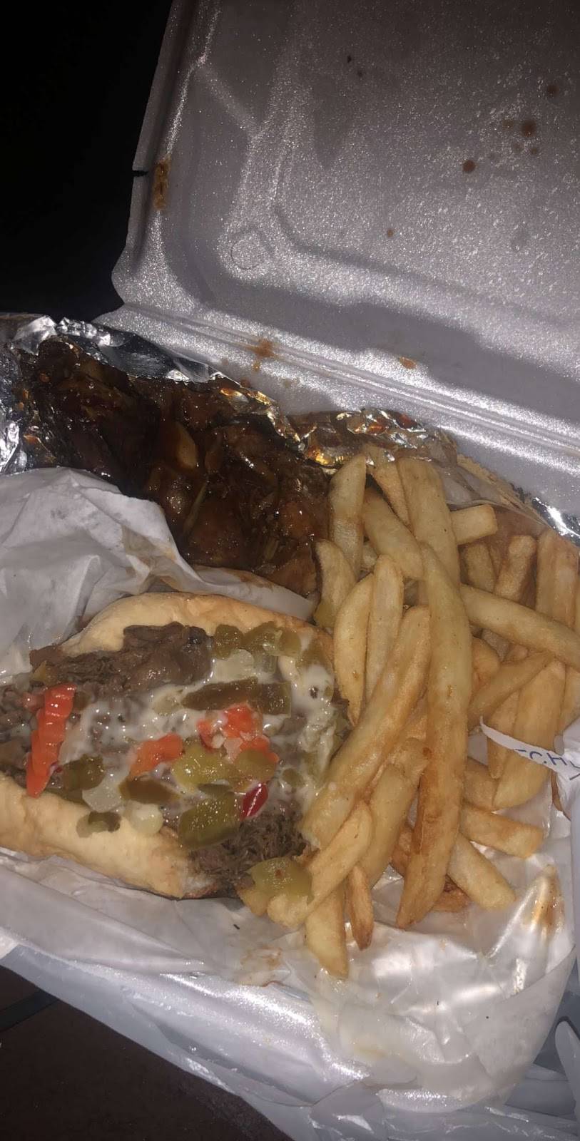 Juniors Place | restaurant | 806 S Adams Ave, Freeport, IL 61032, USA | 8152320628 OR +1 815-232-0628