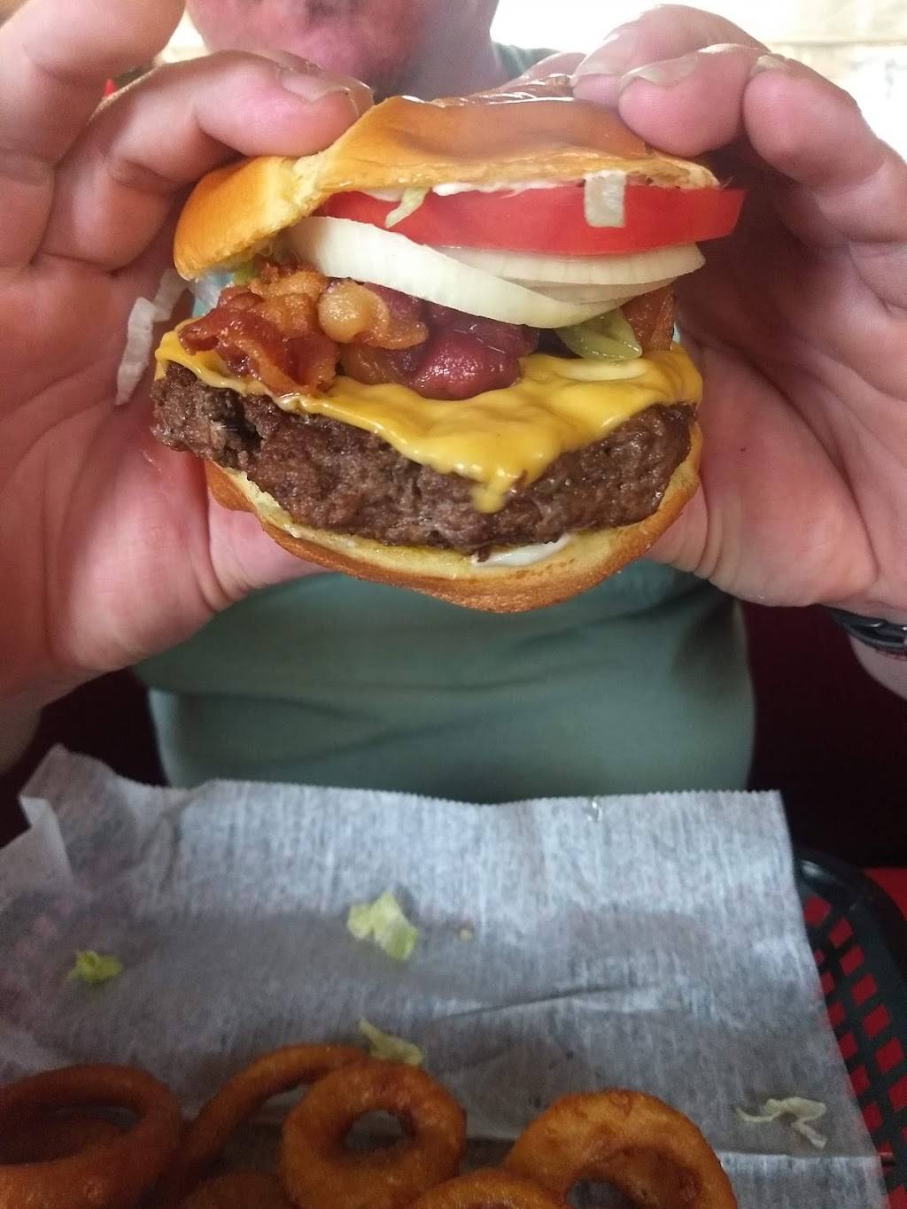 Bucks Cafe | restaurant | 4570 Chana Creek Rd, Tallassee, AL 36078, USA | 3346390635 OR +1 334-639-0635