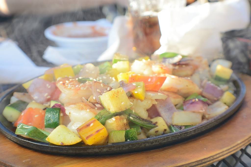 Lolas | restaurant | 3025 Old Forest Rd, Lynchburg, VA 24501, USA | 4343851600 OR +1 434-385-1600