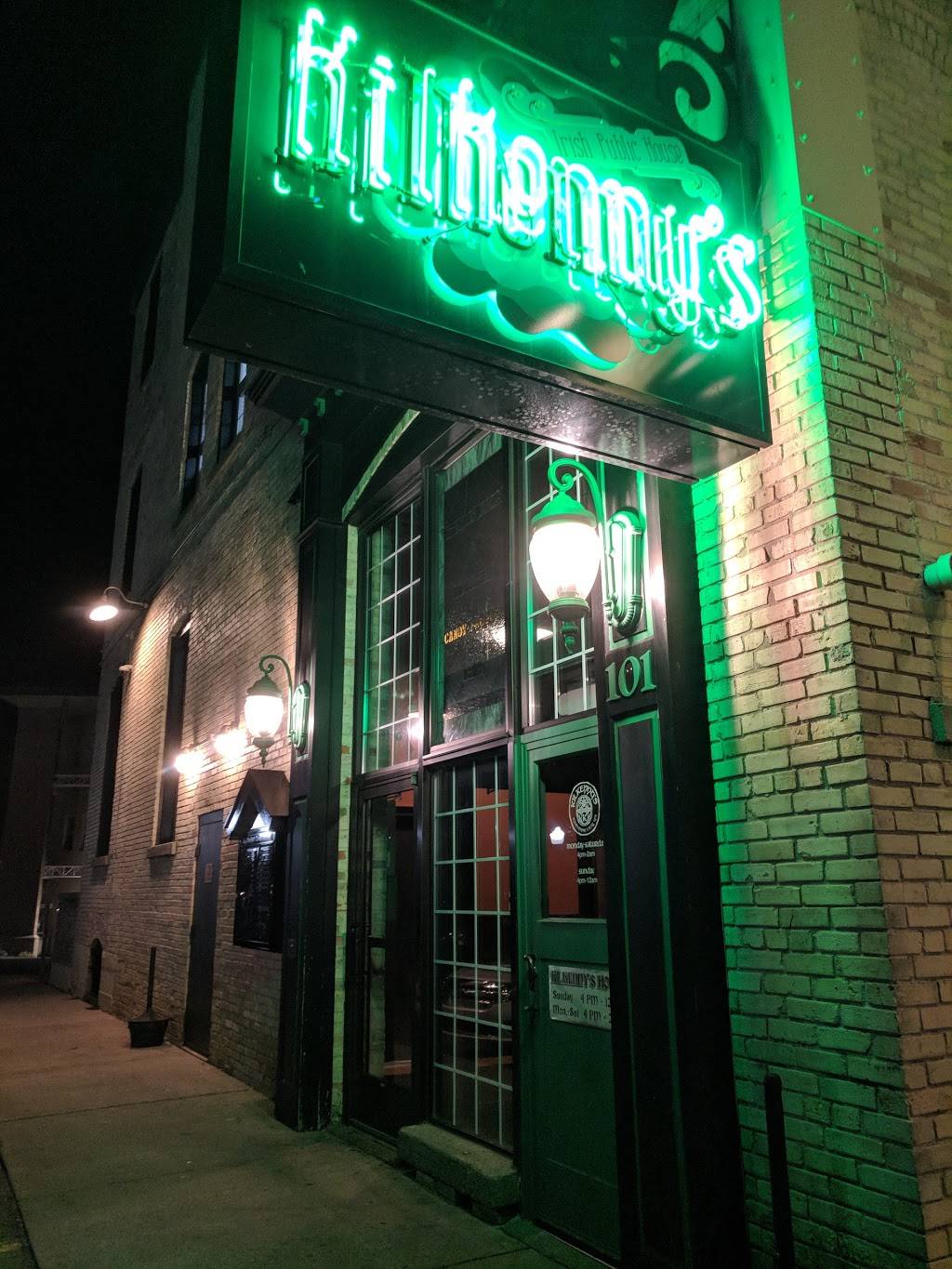 Kilkennys Irish Public House | restaurant | 400 W Front St, Traverse City, MI 49684, USA | 2319417527 OR +1 231-941-7527