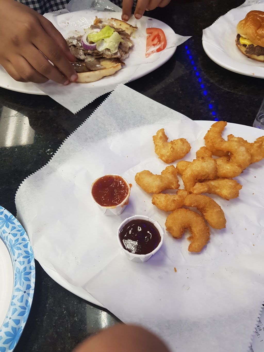 Burger boy lounge | night club | 2657 W Devon Ave, Chicago, IL 60659, USA | 7738560236 OR +1 773-856-0236