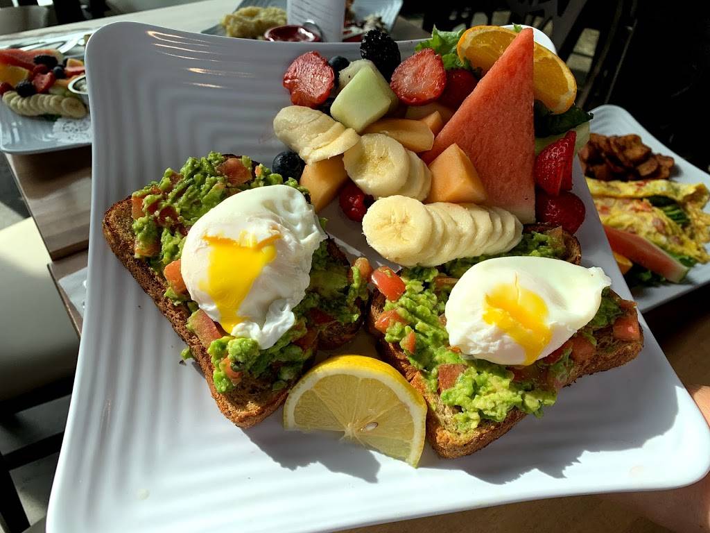 Dejeuner Cosmopolitain | restaurant | 7600 Boulevard Viau, Saint-Léonard, QC H1S 2P3, Canada | 5145965656 OR +1 514-596-5656