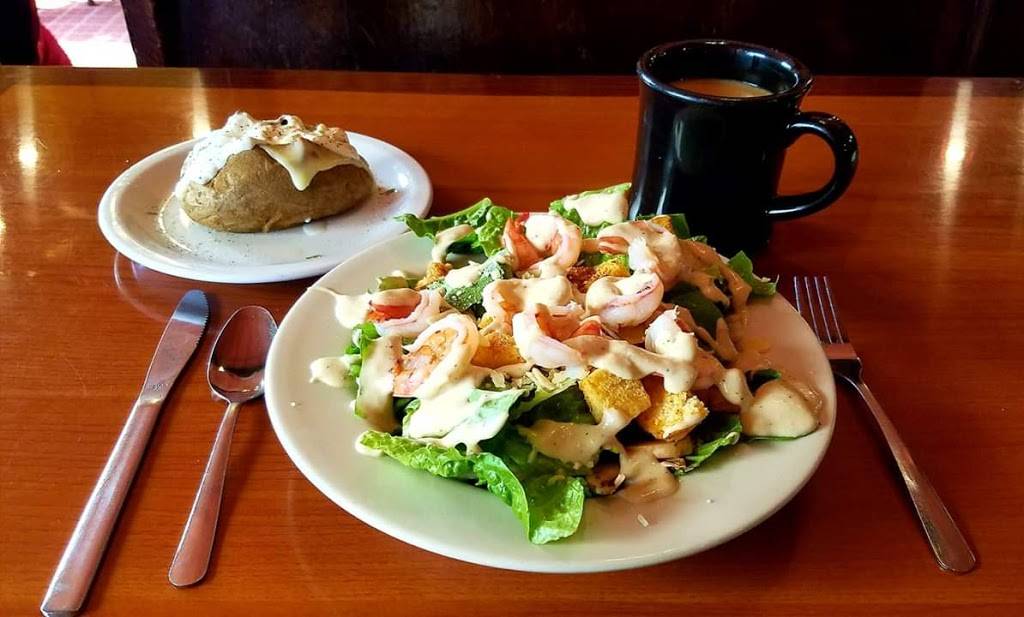 Chuck Wagon Restaurant | restaurant | 2 Depot St, Livermore Falls, ME 04254, USA | 2078974031 OR +1 207-897-4031