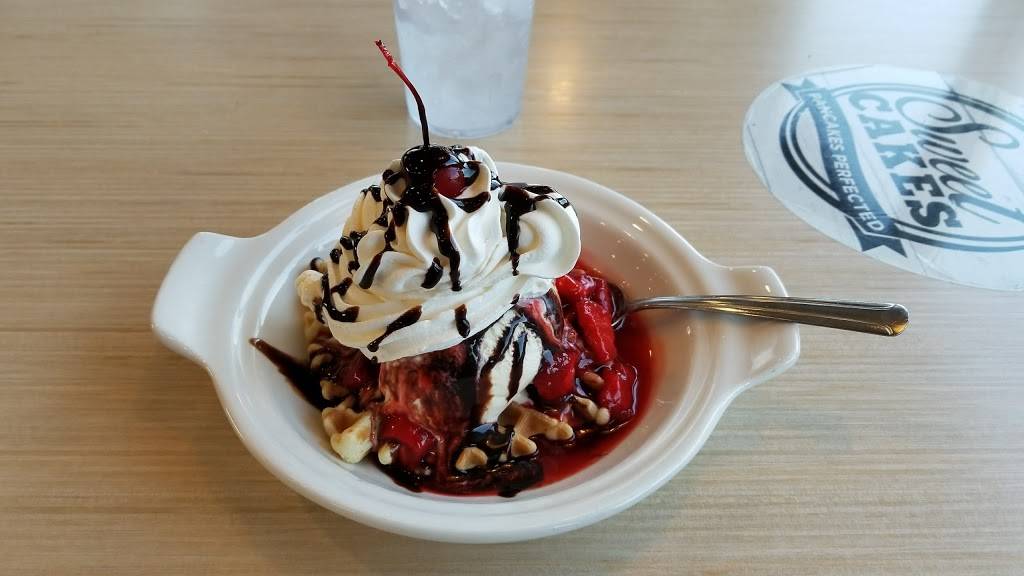 Huddle House | meal takeaway | 11 Corvette Dr, Litchfield, IL 62056, USA | 2173242212 OR +1 217-324-2212