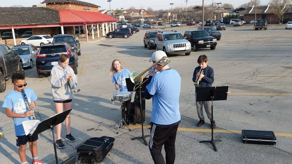 McDonalds | cafe | 3860 W 95th St, Leawood, KS 66206, USA | 9136421304 OR +1 913-642-1304