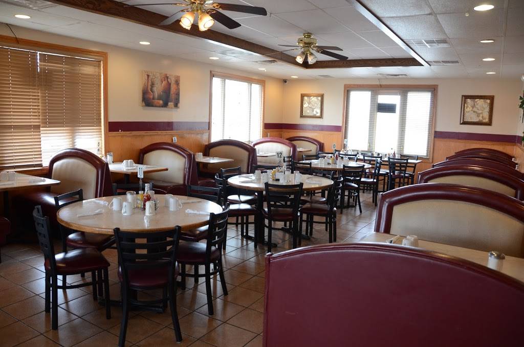 Lincoln Garden Family Restaurant | restaurant | 703 W Lincoln Ave, Charleston, IL 61920, USA | 2173455070 OR +1 217-345-5070