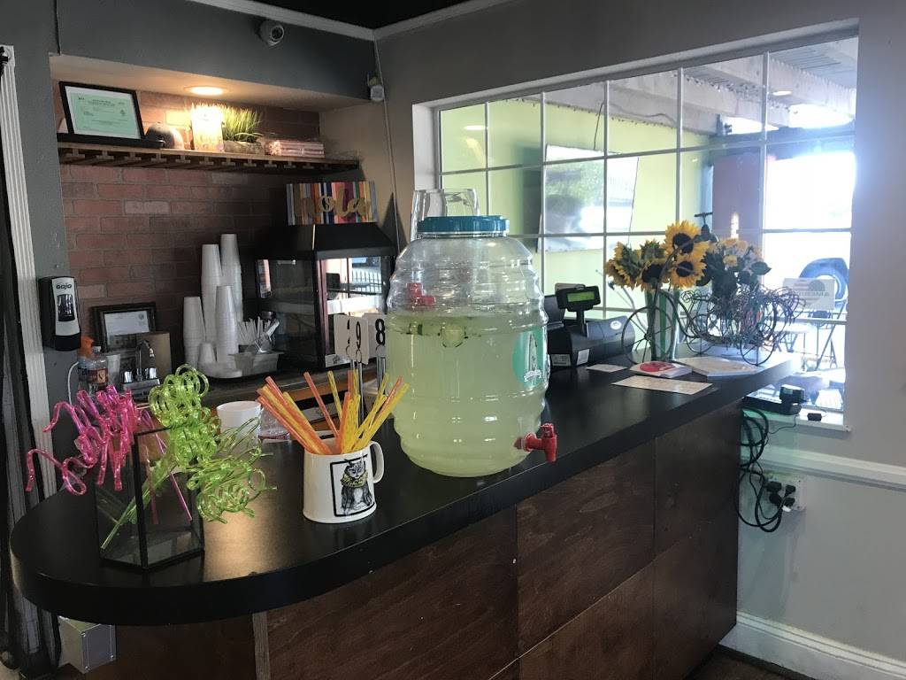 Craft and Taco Lounge | restaurant | 511 W Valley Pkwy, Escondido, CA 92025, USA | 4429995858 OR +1 442-999-5858