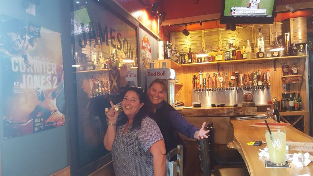 Slippery Salmon Bar & Grill | restaurant | 115 E 3rd Ave, Anchorage, AK 99501, USA | 9073348410 OR +1 907-334-8410