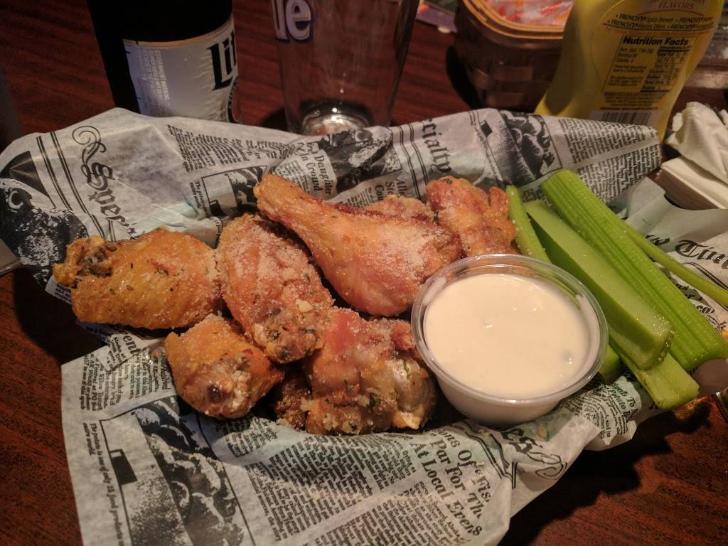 Bonnies Bar & Grill | restaurant | 22811 Lorain Rd, Cleveland, OH 44126, USA | 4407343276 OR +1 440-734-3276