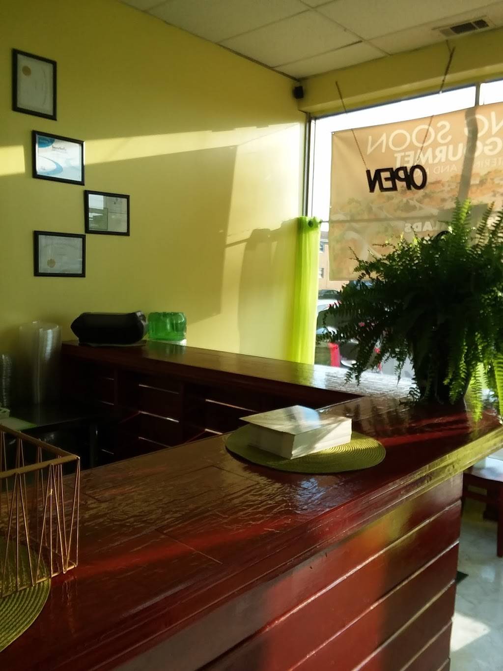 D & K Gourmet Salads Catering and More | restaurant | 15025 S Woodlawn Ave, Dolton, IL 60419, USA | 7084879550 OR +1 708-487-9550