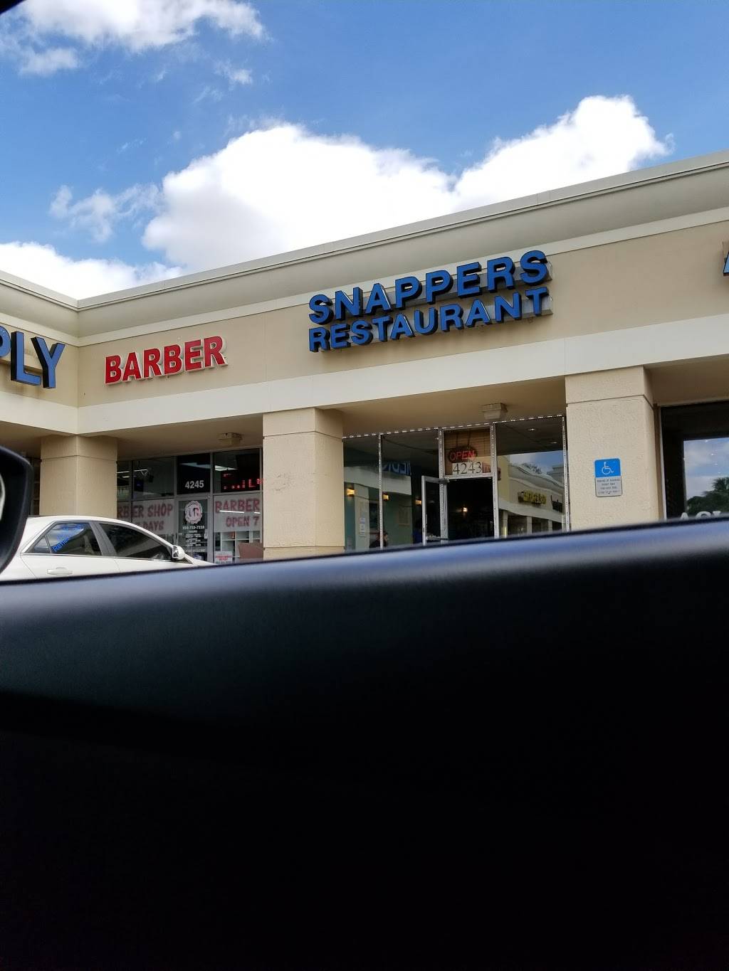 Snappers Caribbean Cuisine | restaurant | 4243 W Commercial Blvd, Tamarac, FL 33319, USA | 9547351995 OR +1 954-735-1995