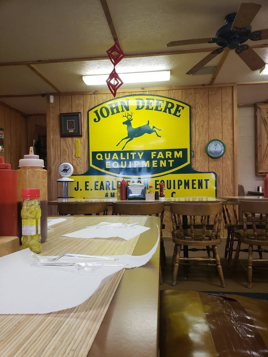 Sadlers Creek BBQ | restaurant | 1721 SC-187, Anderson, SC 29626, USA | 8642252425 OR +1 864-225-2425