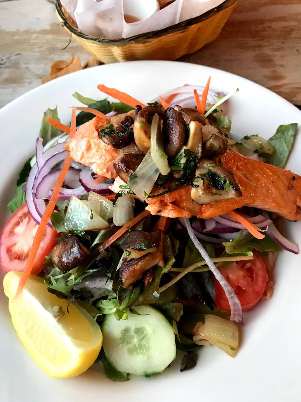 Xicohtencatl Restaurant | restaurant | 50 Stockbridge Rd, Great Barrington, MA 01230, USA | 4135282002 OR +1 413-528-2002