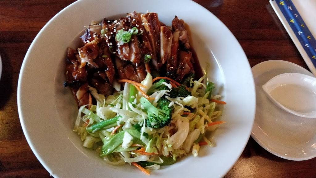 YoMi Sushi | restaurant | 315 SW Montgomery St #150, Portland, OR 97201, USA | 5032943888 OR +1 503-294-3888