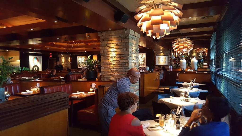 Houstons | restaurant | 1550 Rosecrans Ave A, Manhattan Beach, CA 90266, USA | 3106437211 OR +1 310-643-7211