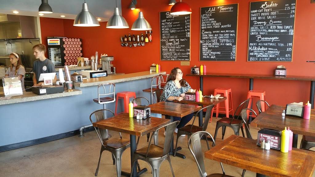 Social Burger | restaurant | 350 Maple Ave W, Vienna, VA 22180, USA | 7033645420 OR +1 703-364-5420