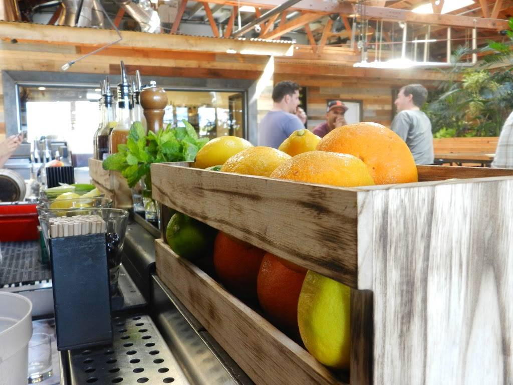 Masters Kitchen and Cocktail | restaurant | 208 S Coast Hwy, Oceanside, CA 92054, USA | 7602316278 OR +1 760-231-6278